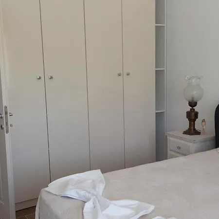 Apartment Holiday Home Golem (Tirana)