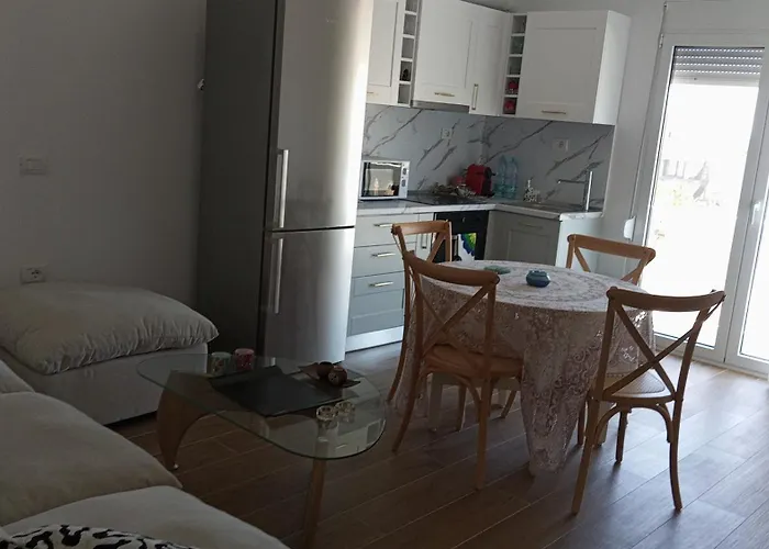 Apartmán Holiday Home Golem (Tirana)